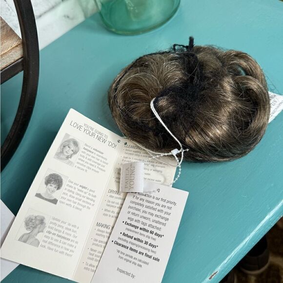 Vintage - New in box! Paula Young ‘Curled Up Wrap’ #38 AVG Hair Piece Wig - Picture 2 of 8